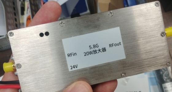 2.4GHz Drone Signal Amplifier 20W Range Extender Gain Transmisi Tinggi